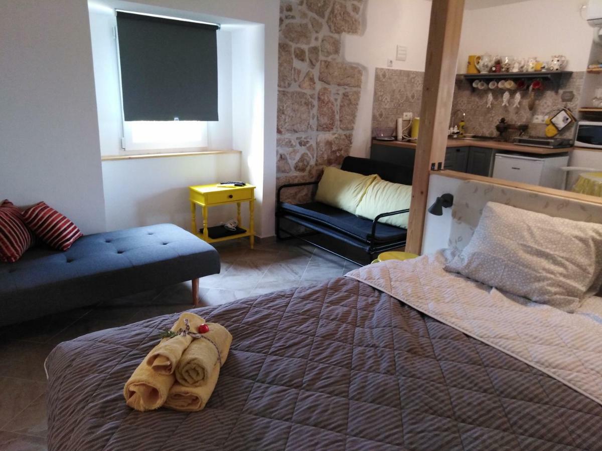 Studio Apartmani Sverko Punat Exterior photo